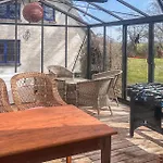 2 Bedroom Gorgeous In Σπίτι διακοπών *