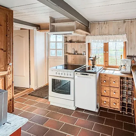 2 Bedroom Gorgeous In Σπίτι διακοπών